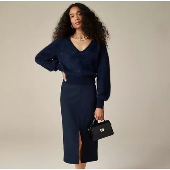 NWT J.Crew Brushed Cashmere Cropped V-neck in Navy Blue Sweater S - Picture 2 of 8